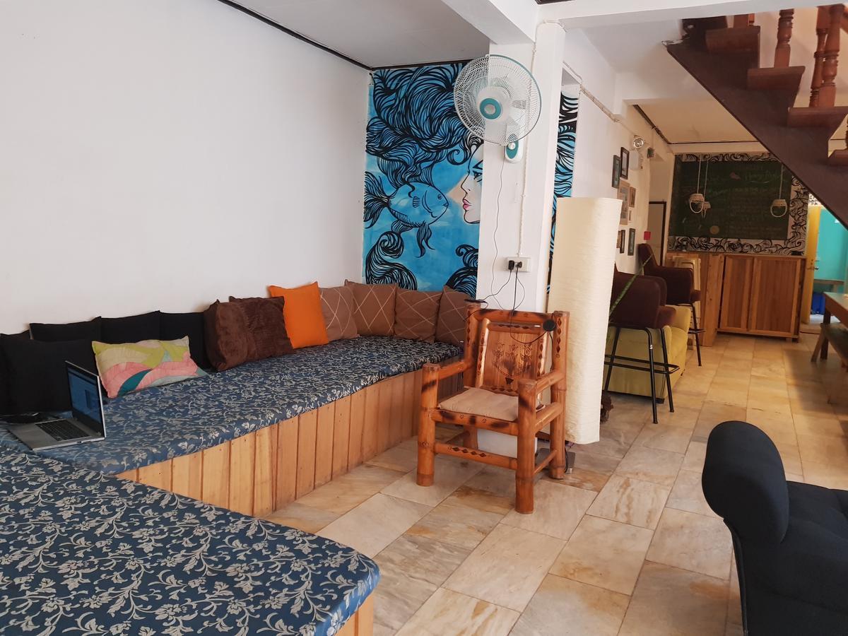 Go Surfari House Hostel Baler Buitenkant foto