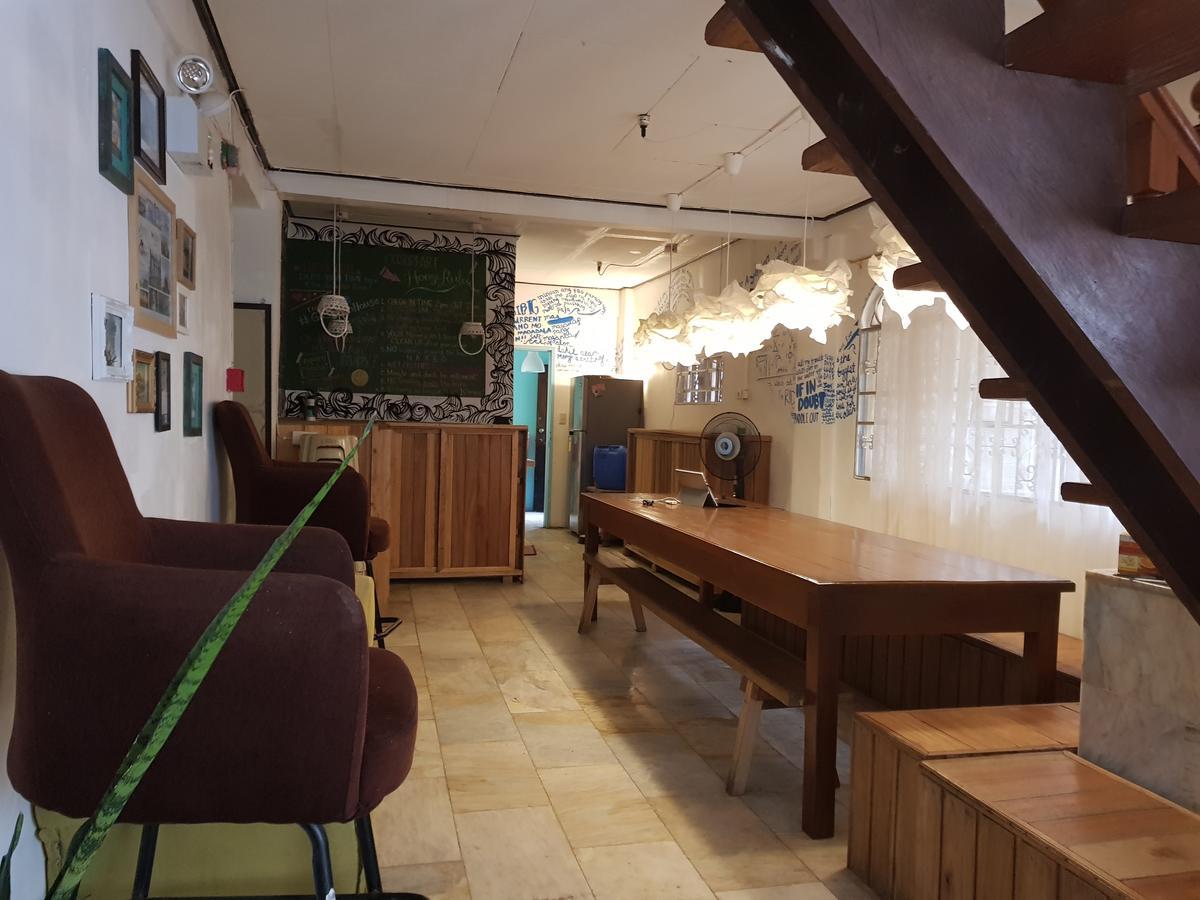 Go Surfari House Hostel Baler Buitenkant foto