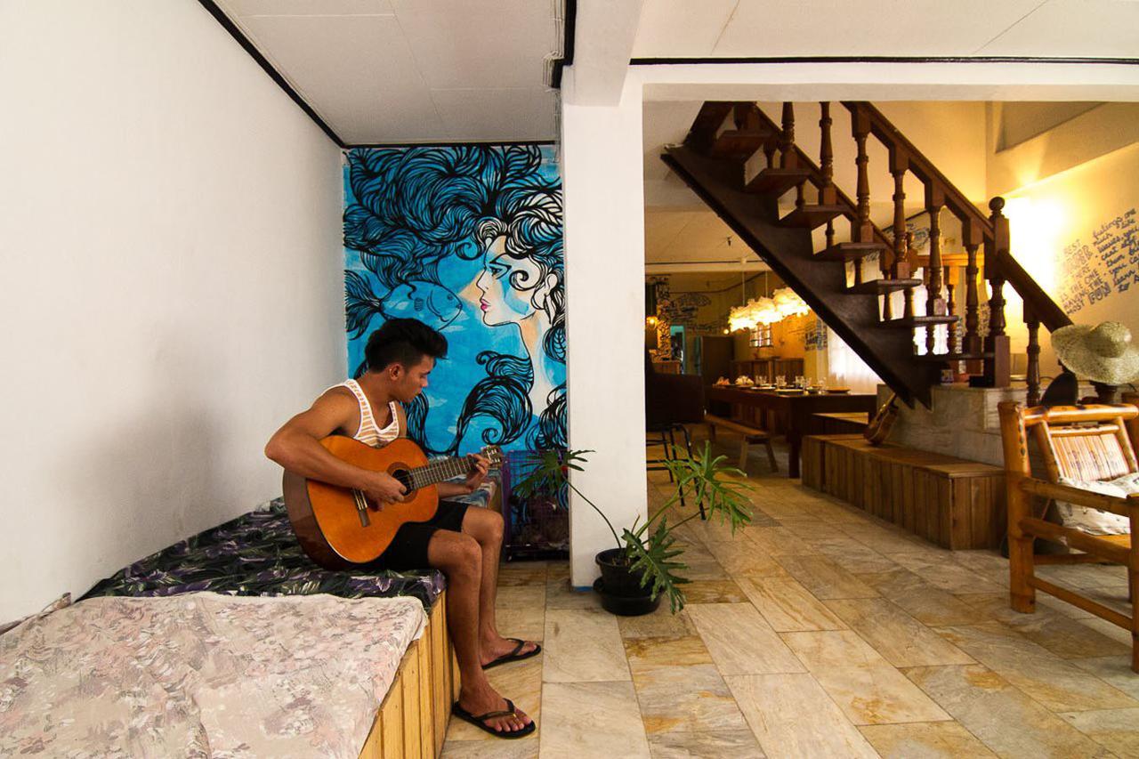 Go Surfari House Hostel Baler Buitenkant foto
